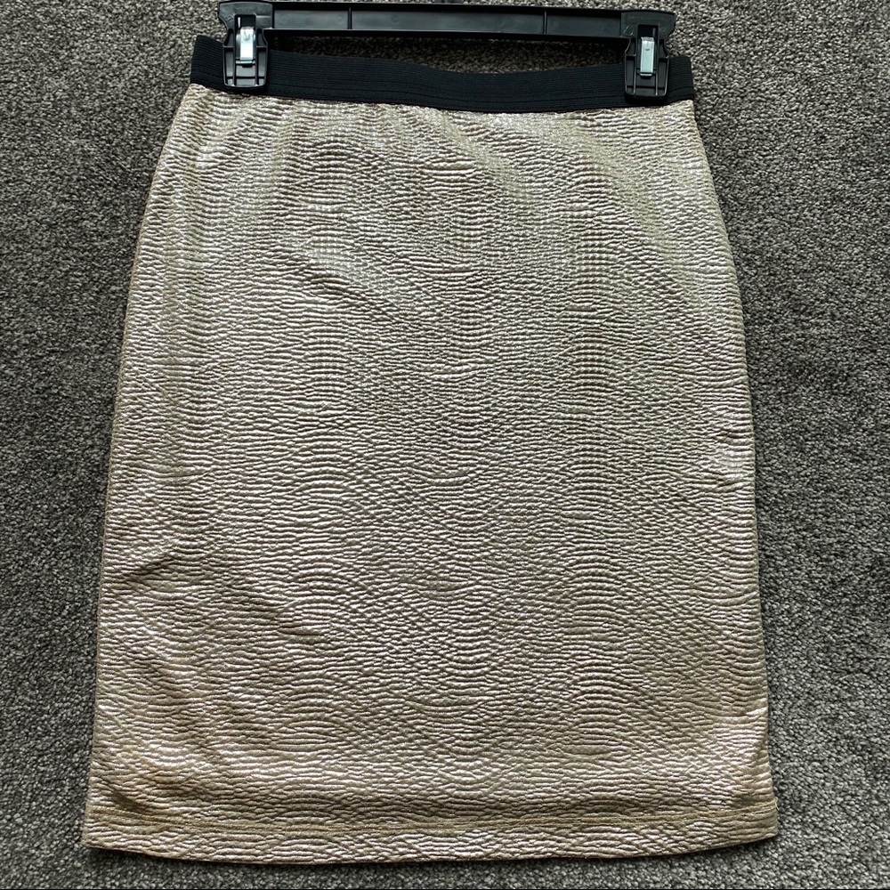 ⚜️Gold/Silver Skirt Forever21 - Picture 4 of 6